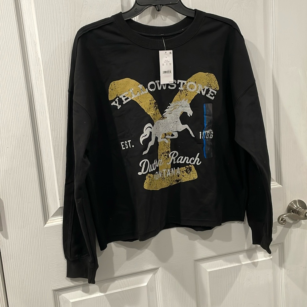 NWT Women’s L Yellowstone Dutton Ranch cropped sweatshirt with rough hem & seams